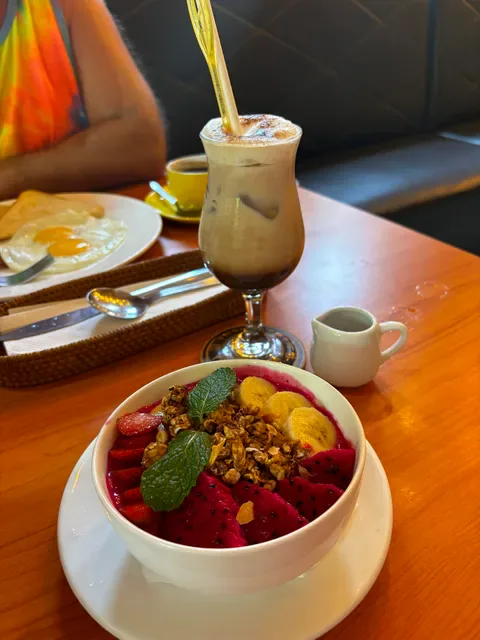 MAMA KRISNA 2 - COFFEE & KITCHEN, BREAKFAST, LUNCH & DINNER