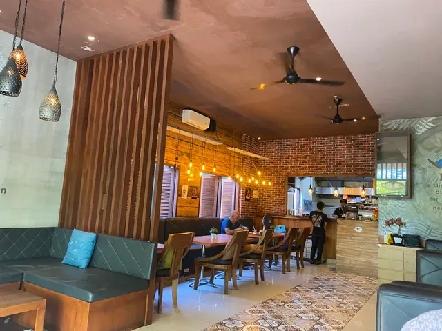 MAMA KRISNA 2 - COFFEE & KITCHEN, BREAKFAST, LUNCH & DINNER