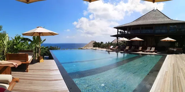Mana Uluwatu Restaurant & Bar