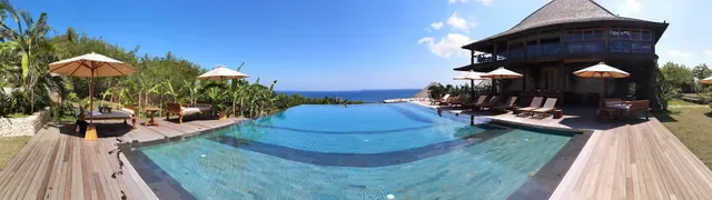 Mana Uluwatu Restaurant & Bar