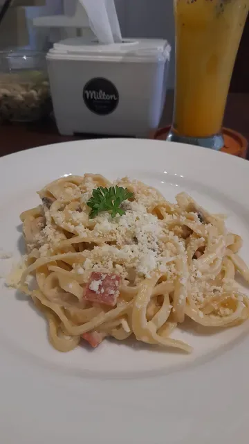Milton Café