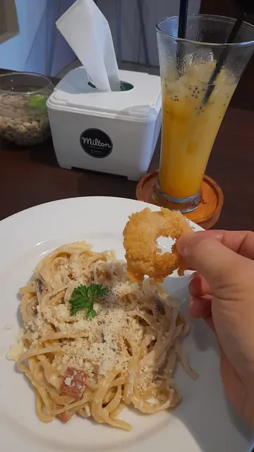 Milton Café