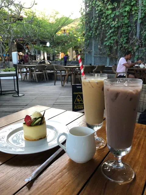Mövenpick Café