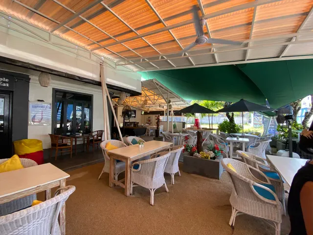 New Meads Restaurant Sports Bar & Grill