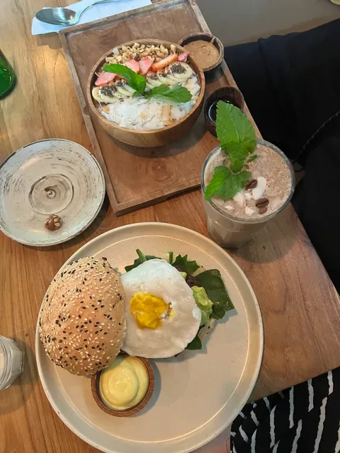 NOURISH CAFE ULUWATU