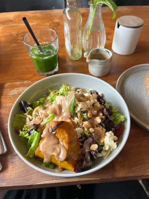 NOURISH CAFE ULUWATU