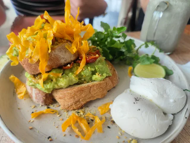 NOURISH CAFE WHOLEFOODS PIZZERIA & BAKERY - UNGASAN