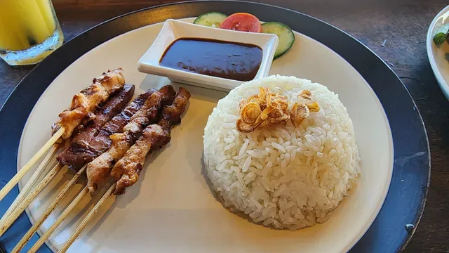 Nyang Nyang Bar & Restaurant