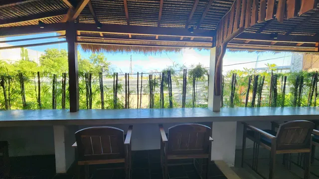 Nyang Nyang Bar & Restaurant