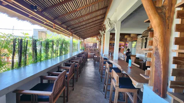 Nyang Nyang Bar & Restaurant