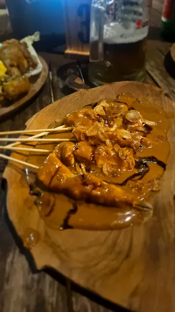 Nyoman Local Food Cafe