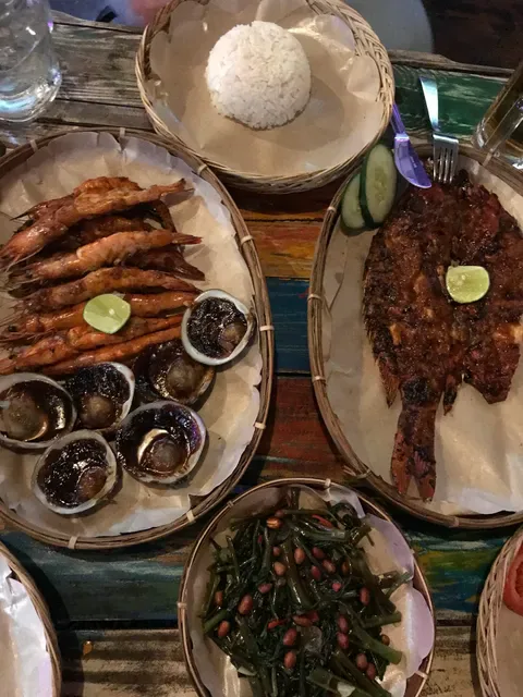 OFF THE HOOK GRILLED SEAFOOD