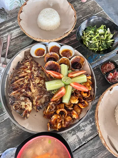 OFF THE HOOK GRILLED SEAFOOD