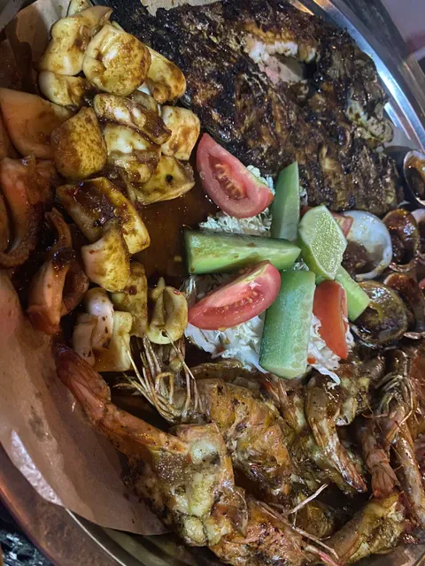 OFF THE HOOK GRILLED SEAFOOD