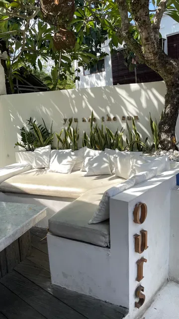 Ours Uluwatu
