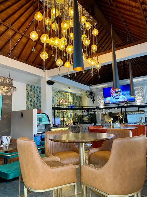 Roxy Uluwatu Restaurant & Bar - Gastropub - Bali