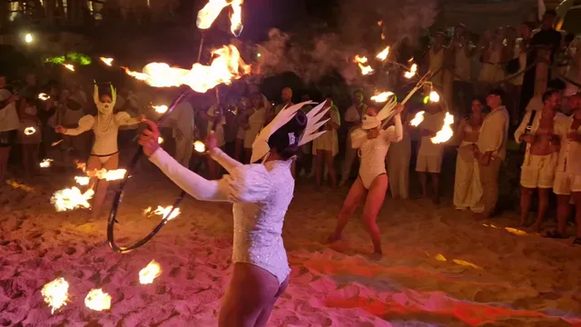 Sundays Beach Club