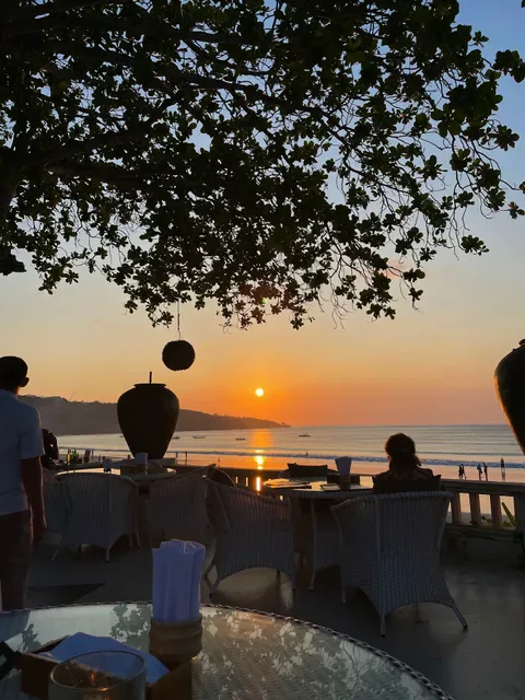 Sunset Beach Bar & Grill