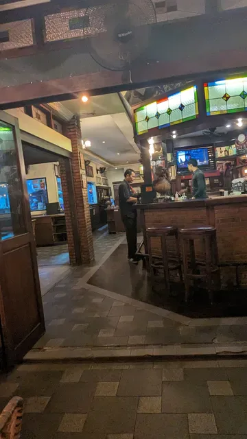 The Tree International Bar & Restaurant