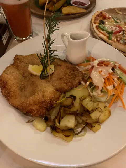 The Tree International Bar & Restaurant