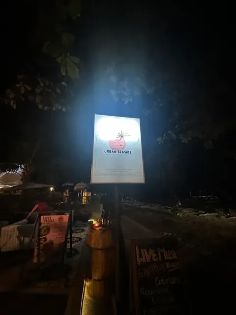 Urban Seaside restaurant & bar
