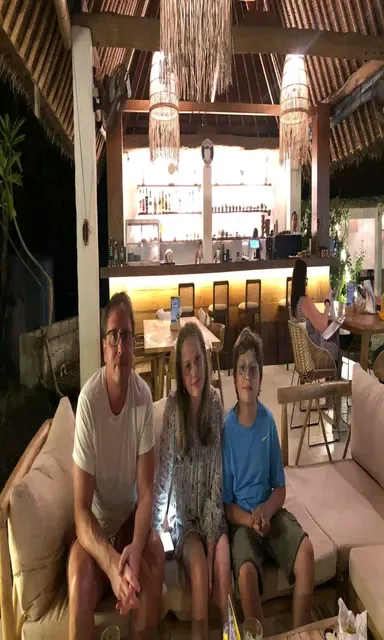 Urban Seaside restaurant & bar