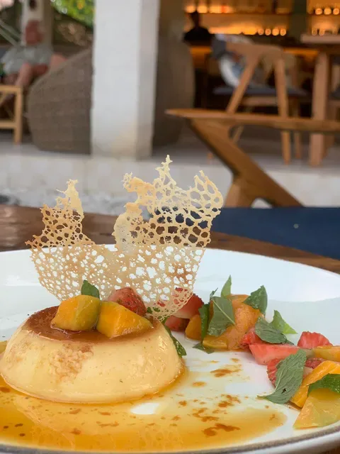 Urban Seaside restaurant & bar