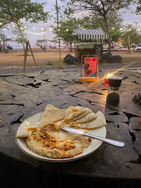 Urban Seaside restaurant & bar
