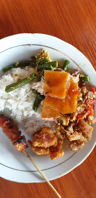 Warung Babi Guling Sari Dewi Bp. Dobil