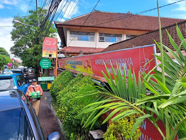 Warung Babi Guling Sari Dewi Bp. Dobil