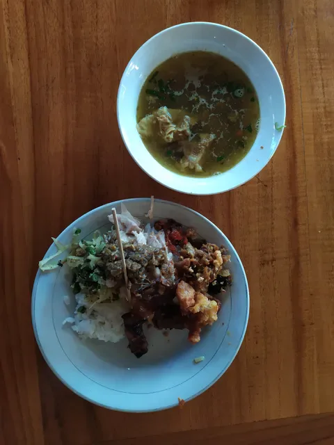 Warung Babi Guling Sari Dewi Bp. Dobil