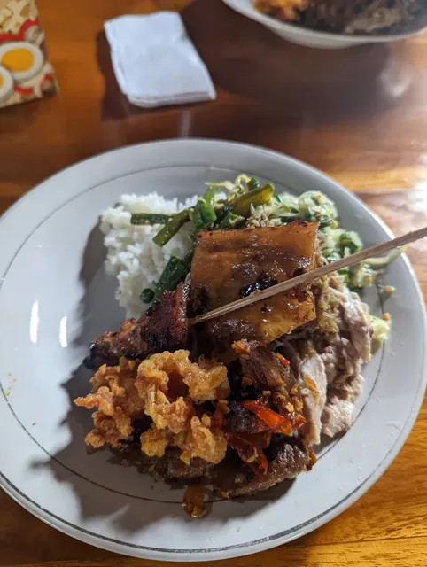 Warung Babi Guling Sari Dewi Bp. Dobil