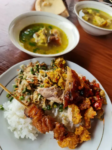 Warung Babi Guling Sari Dewi Bp. Dobil