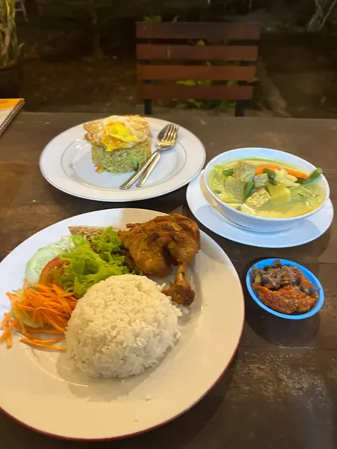 Warung Beten Ampel, Reestaurant nasi goreng