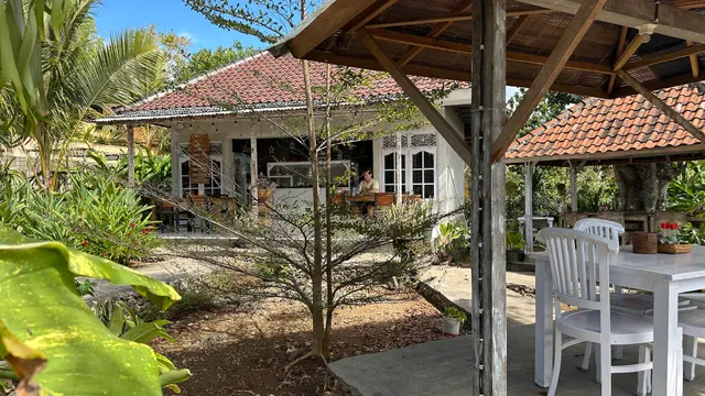Warung Beten Ampel, Reestaurant nasi goreng