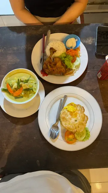 Warung Beten Ampel, Reestaurant nasi goreng