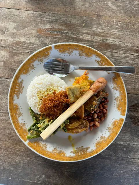 Warung Beten Ampel, Reestaurant nasi goreng