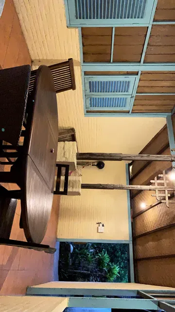 Warung In Salt Restaurant Bar