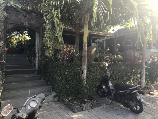Warung In Salt Restaurant Bar