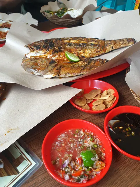 Warung Mami ikan bakar