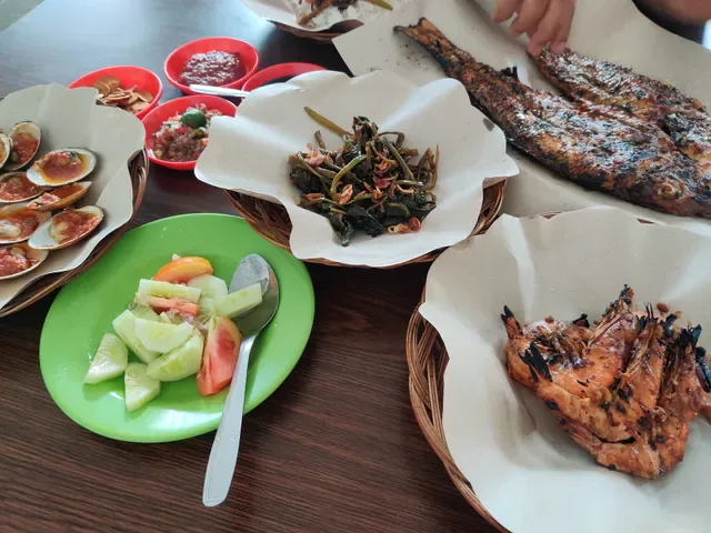 Warung Mami ikan bakar