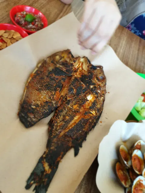Warung Mami ikan bakar