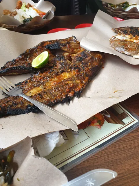 Warung Mami ikan bakar
