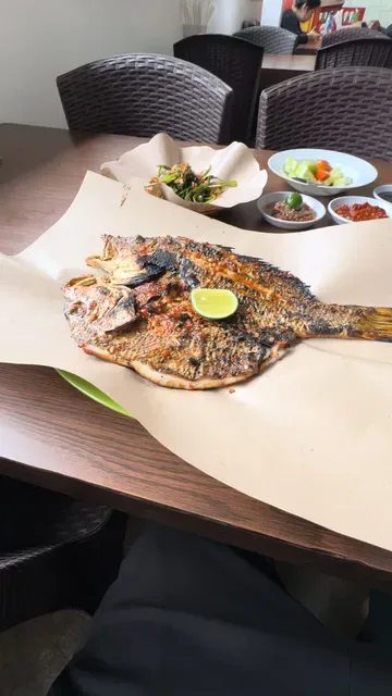 Warung Mami ikan bakar