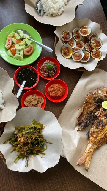 Warung Mami ikan bakar