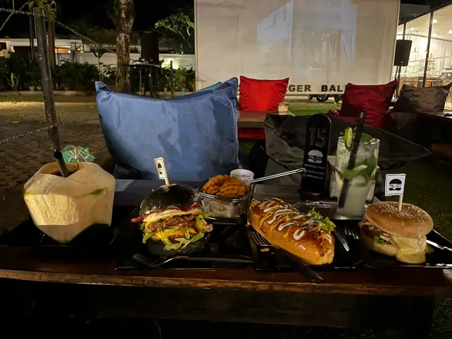 XO Burger Bali, Puri Gading