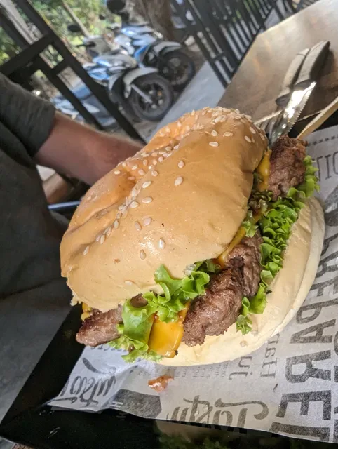 XO Burger Bali, Puri Gading