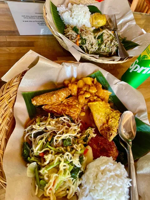 Yeye's Warung & Gift Shop