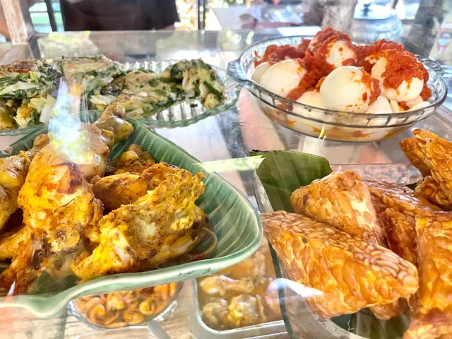 Yeye's Warung & Gift Shop