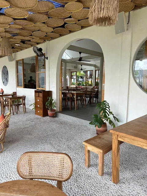 707 Cafe & Bistro